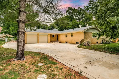 622 Edgemoor, Mulvane, KS 67110