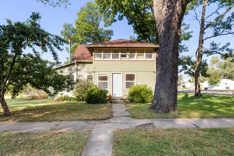 203 Santa Fe, Halstead, KS 67056