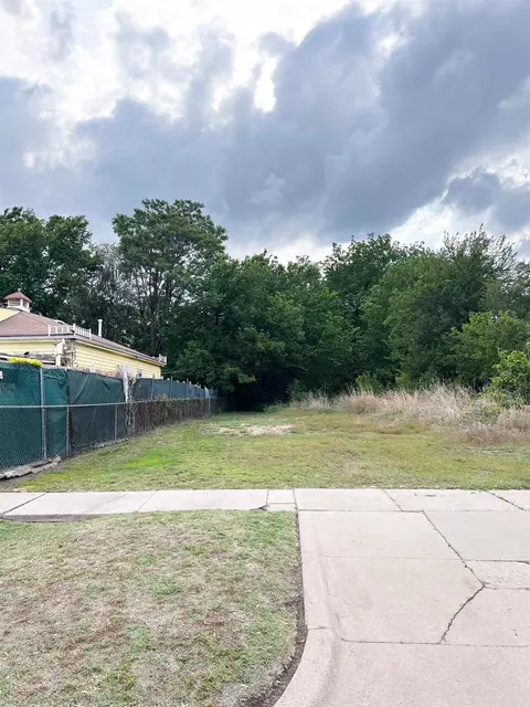 1610 N N Grv, Wichita, KS 67214