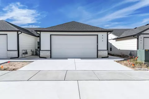 843 S Wybern St, Valley Center, KS 67147