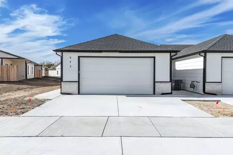845 S Wybern St, Valley Center, KS 67147
