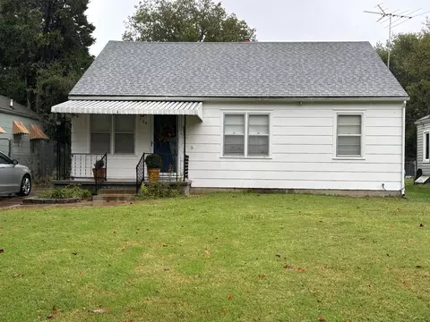 736 S Terrace Dr, Wichita, KS 67218