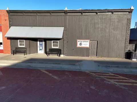 121 Starr Ave, Miltonvale, KS 66938