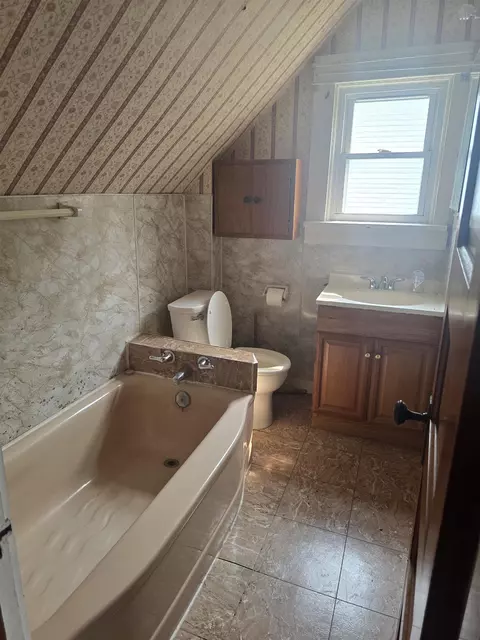 Bath - 202 E Parallel St, Clifton, KS 66937 photo 1 of 1