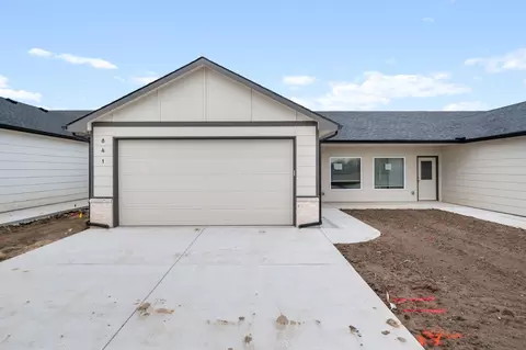 841 S Wybern St, Valley Center, KS 67147