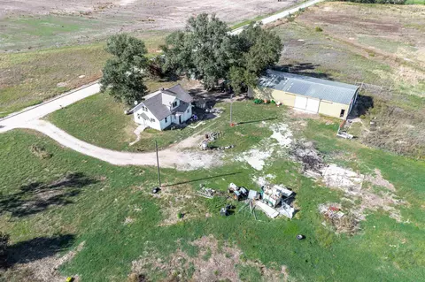 5202 N Willow Lk, Burrton, KS 67020