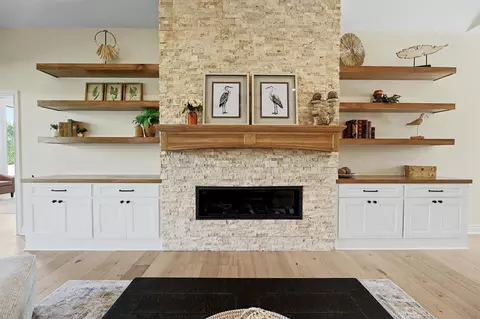 Living - 4085 N Tyler Ct, Maize, KS 67101 photo 3 of 4