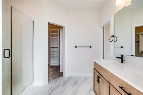 Bath - 9630 W Cedar Ln, Maize, KS 67101 photo 2 of 4
