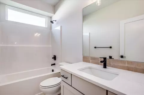 Bath - 9630 W Cedar Ln, Maize, KS 67101 photo 3 of 4