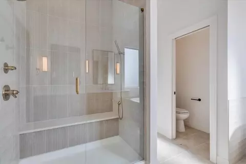 Bath - 4431 N Grey Meadows Ct, Maize, KS 67101 photo 2 of 4