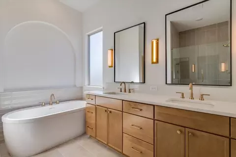 Bath - 4431 N Grey Meadows Ct, Maize, KS 67101 photo 1 of 4