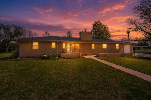 405 Circle Dr, Wellington, KS 67152