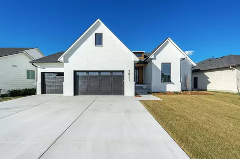 3871 N Estancia Ct, Wichita, KS 67205