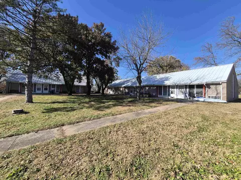 407 W Main St, Toronto, KS 66777