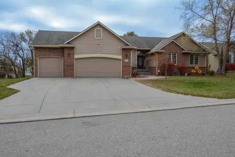 215 E Kodiak Ct, Kechi, KS 67067