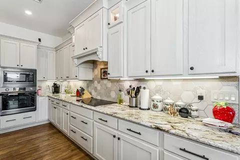 Kitchen - 3854 N Red Fox Cir, Maize, KS 67101 photo 3 of 5