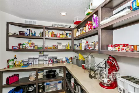 Kitchen - 3854 N Red Fox Cir, Maize, KS 67101 photo 5 of 5