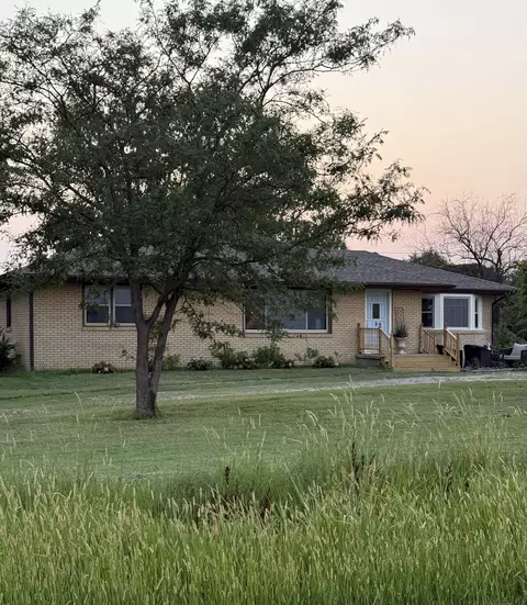 631 S Maize Rd, Wellington, KS 67152
