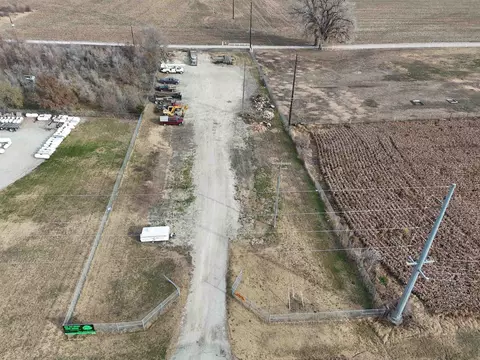 417 S 6th St, Clay Center, KS 66938