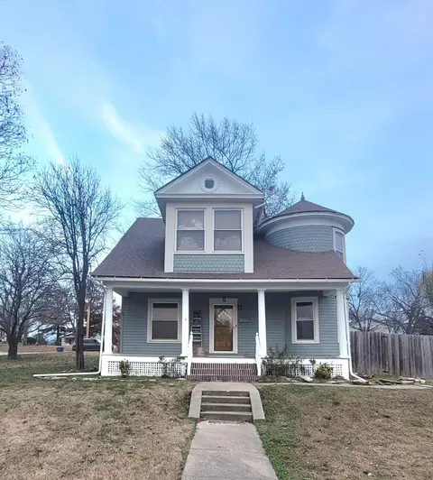 320 N School St, Eureka, KS 67045