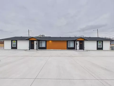 1352-1354 N Chautauqua Ave, Wichita, KS 67214