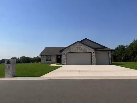 813 W Songbird St, Andover, KS 67002