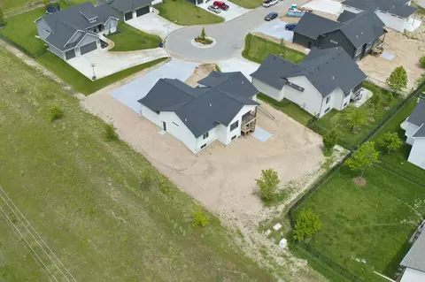 View/Area - 4997 N Emerald, Maize, KS 67101 photo 3 of 4