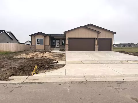 10709 E Bonita St, Wichita, KS 67207