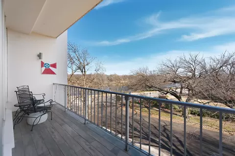 1401 W River Blvd 3a, Wichita, KS 67203
