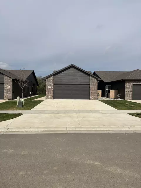 5027 N Fairmount Ave, Wichita, KS 67220