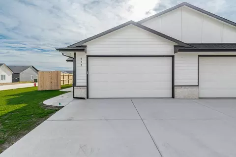 473 E Harper St, Valley Center, KS 67147