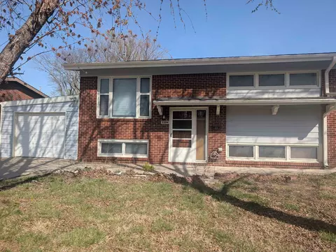 2204 S Bennett St, Wichita, KS 67213