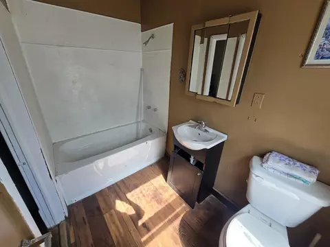 Bath - 318 E 7th Ave, Winfield, KS 67156 photo 1 of 2