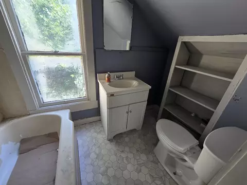 Bath - 318 E 7th Ave, Winfield, KS 67156 photo 2 of 2