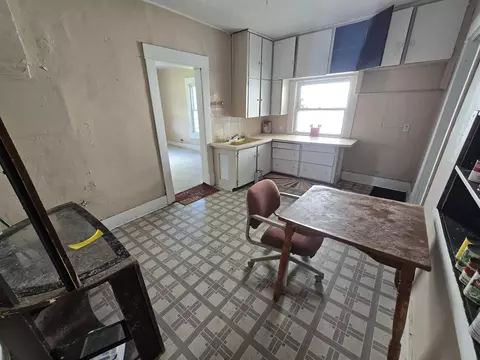 Kitchen - 318 E 7th Ave, Winfield, KS 67156 photo 1 of 2