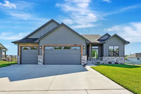 230 S Wellcrest, Goddard, KS 67052