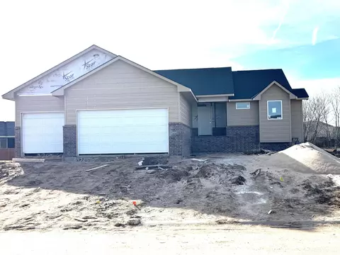 106 E Poplar Ct, Goddard, KS 67052
