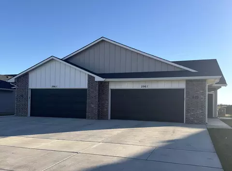 2961 S Maize Ct UNIT 100  200, Wichita, KS 67215