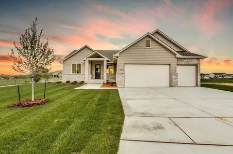 9637 W Cedar Ln, Maize, KS 67101