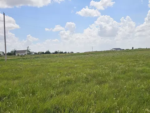 00000 Leonas Sunset Dr, Mount Hope, KS 67108