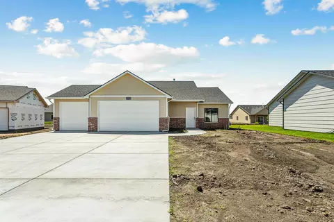 1611 Midway Ct, Valley Center, KS 67147