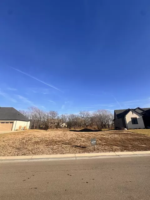2360 N Sagebrush Ct, Wichita, KS 67230