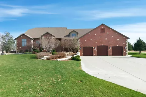 1640 S Lloyd Stearman Dr, Benton, KS 67017