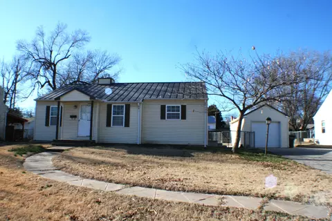 1207 Ohio St, Augusta, KS 67010