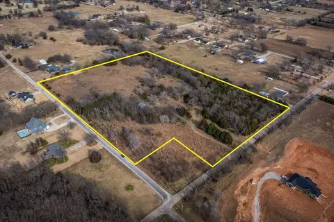 2216 E Chestnut Ave, Arkansas City, KS 67005