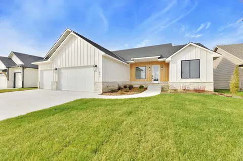 403 N Fielding St, Derby, KS 67037