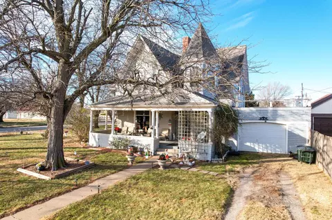 905 Pine St, La Crosse, KS 67548