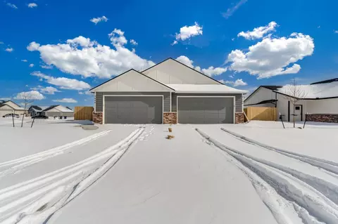 5700 E Bristol St, Bel Aire, KS 67220