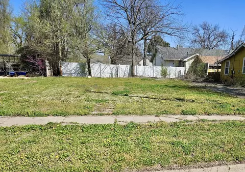 610 W Towanda Ave, El Dorado, KS 67042