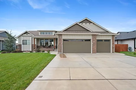 290 S Wellcrest Ct, Goddard, KS 67052